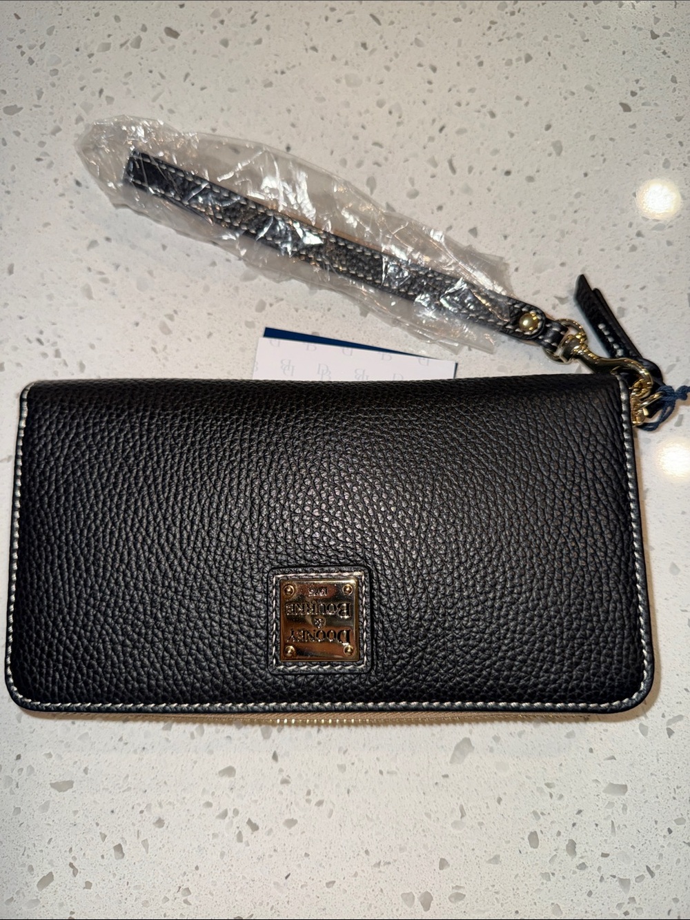 Dooney and Bourke Lucca Leather large ziparound wristlet Black New With Tags - Picture 1 of 4